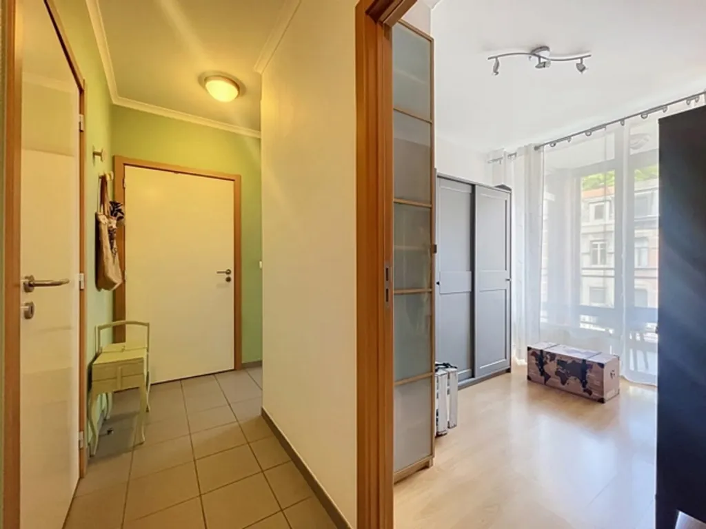 Esik - Apartment with Terrace in Liège