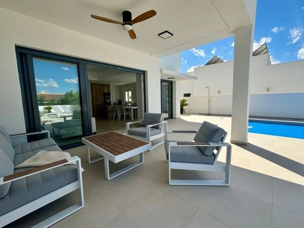 Terrasse - Contemporary Villa with Pool in Rojales