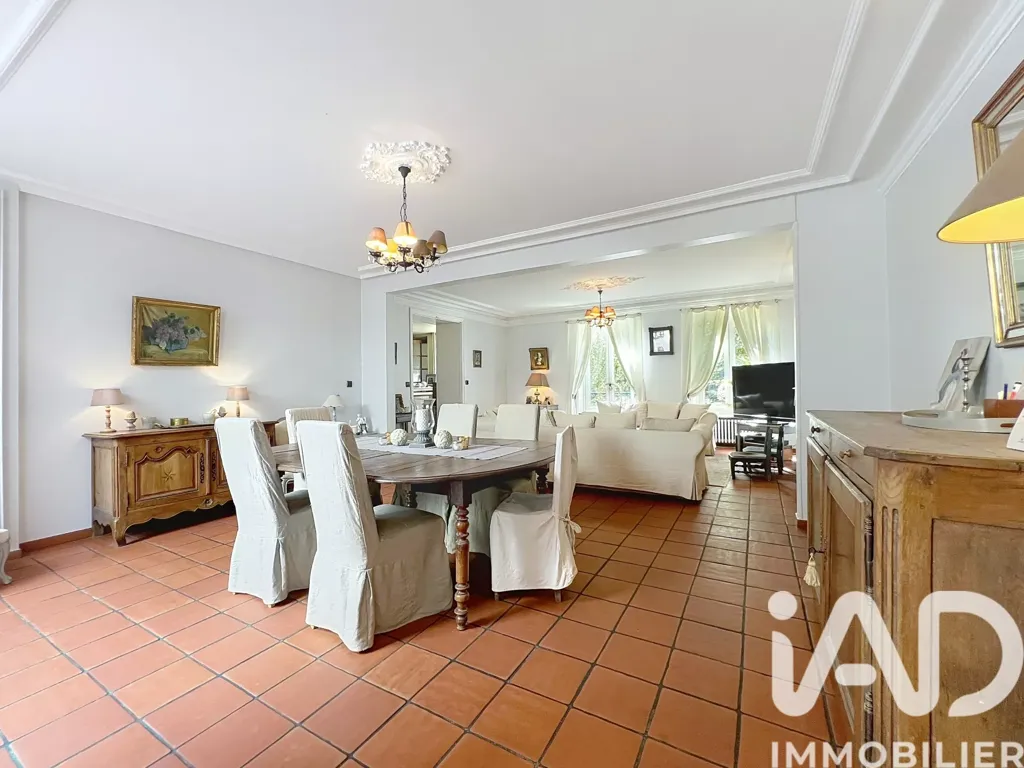 Salle à manger - Demeure du 19ème Siècle avec Jardin à Brie-Comte-Robert