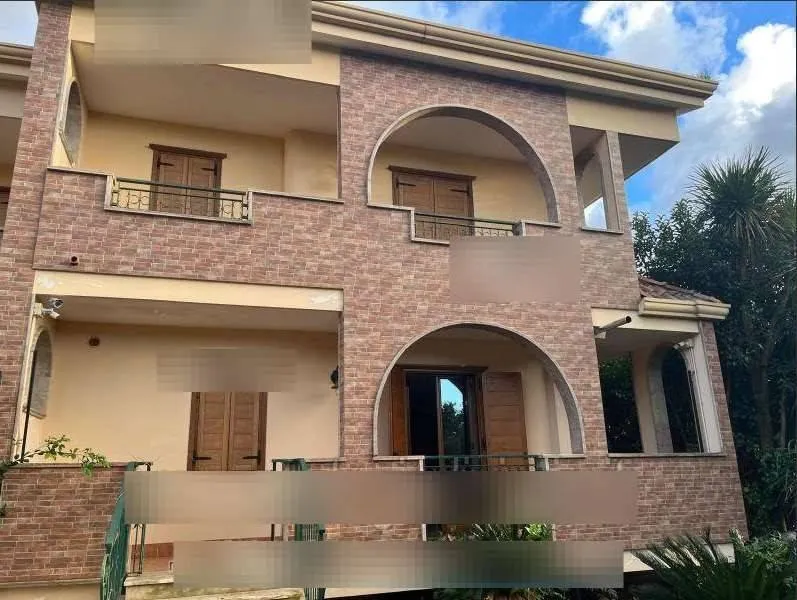 Außenansicht - Villa with Two Parking Spots in San Felice a Cancello