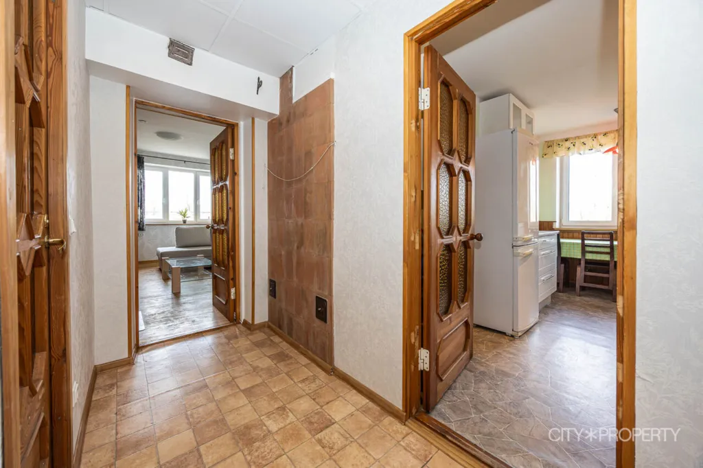 hallway_entrance