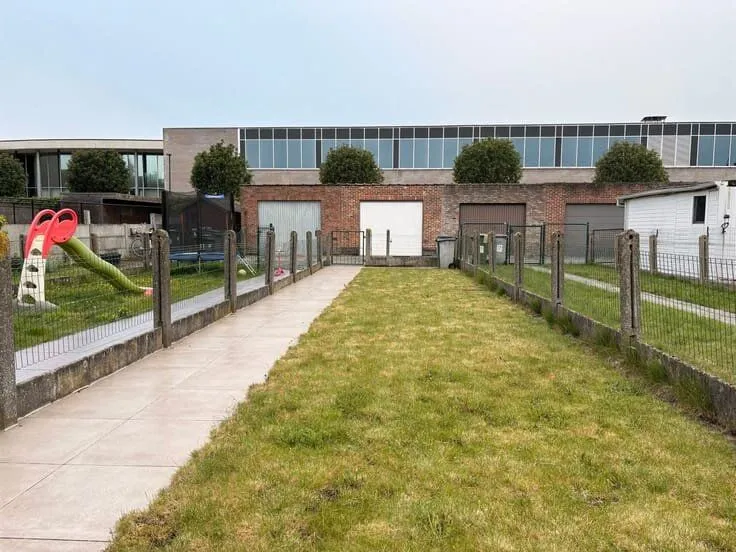Maison Rénovée avec Jardin près du Centre