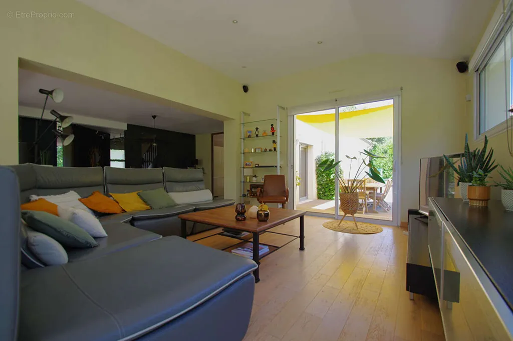 Séjour - Maison Familiale avec Jardin à Vertou