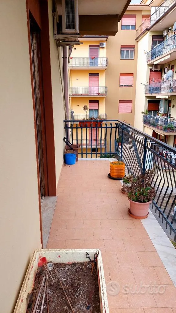 Rõdu - Bright Apartment with Triple Exposure in Giarre/Riposto