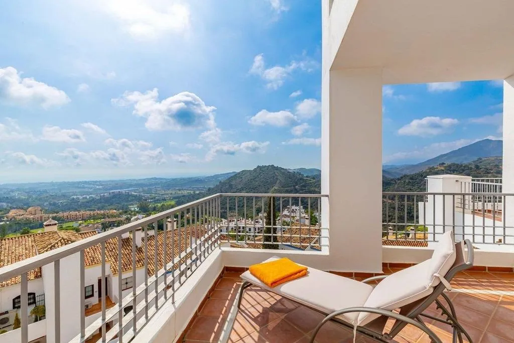 Rõdu - Luxury Flat with Pool in Benahavís