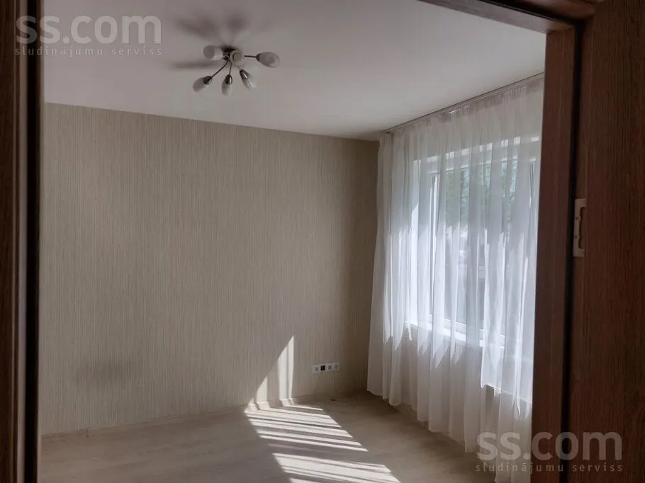Pièces - 1-Bedroom Apartment with Balcony in Zolitūde