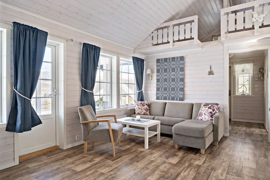 Soggiorno - Scenic Cabin with Pool in Nesnastrand