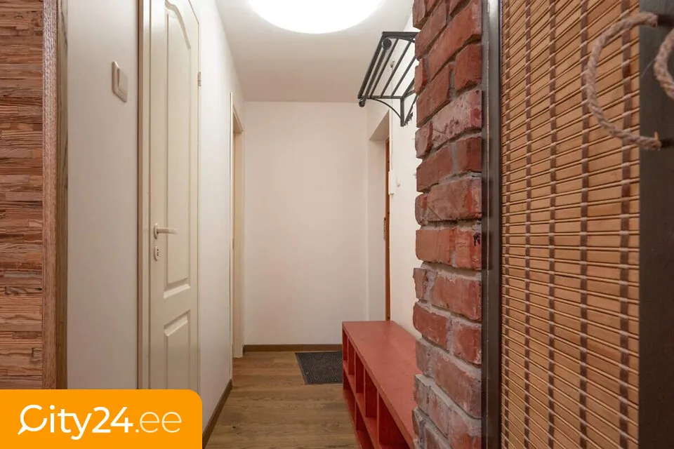 hallway_entrance