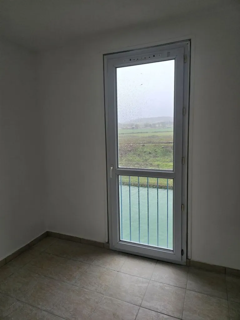 Rooms - Traversant Apartment with Canal View in Compiègne