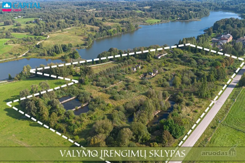 Vue aérienne - Masonry Manor by Lake in Molėtai