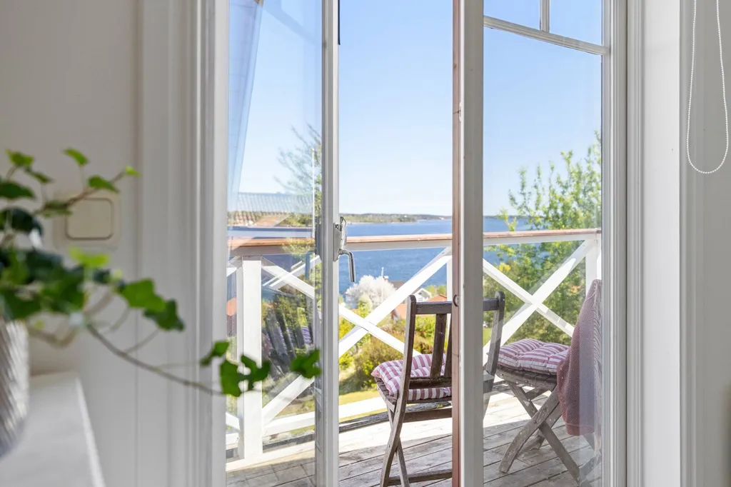 Balcon - Seafront Villa with Panoramic Views in Österåker
