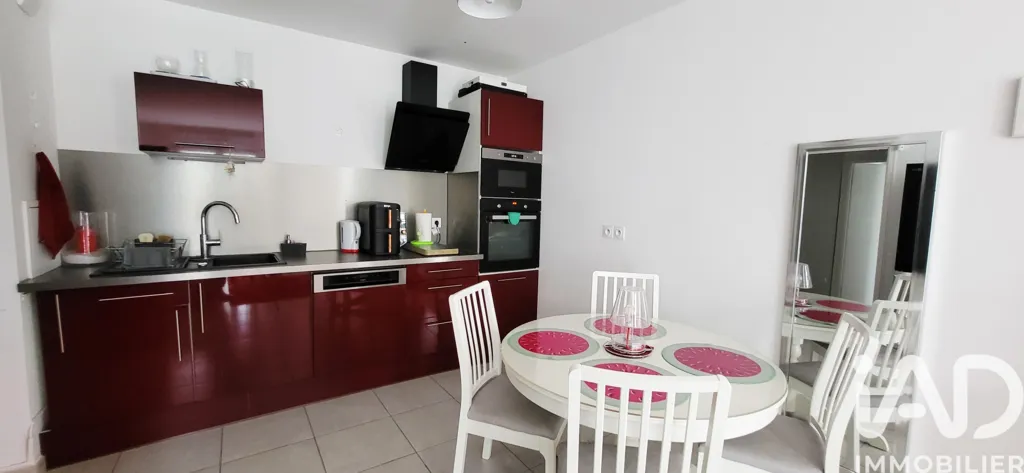 Kitchen - Apartment with Private Garden in Le Blanc-Mesnil