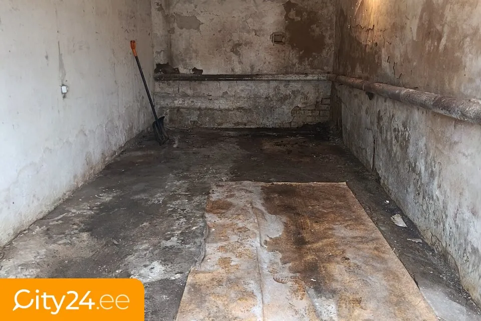Pièces - Garage with 23 m² Space in Narva