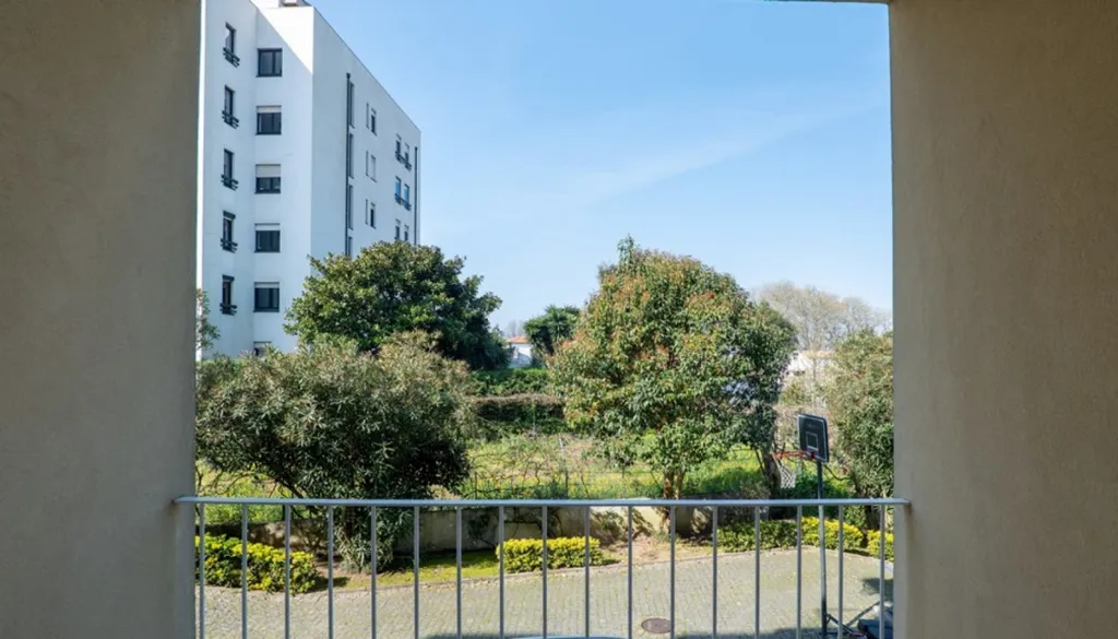Balcony - Luxury 4-Bedroom Apartment in Foz do Douro