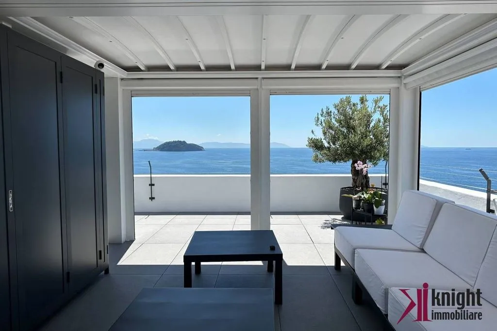 Terrasse - Luxury Apartment with Panoramic View in Pozzuoli