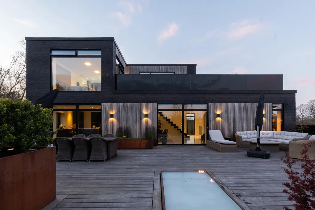 Terrasse - Modernised Villa with Terraces in Central Odder