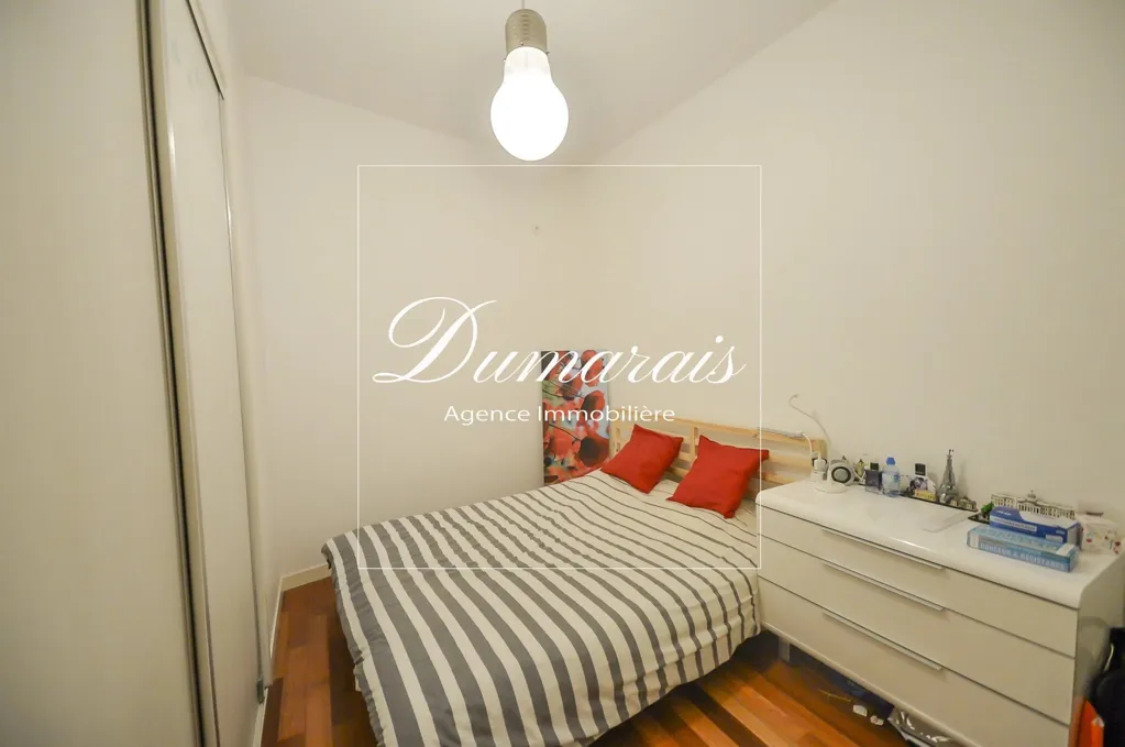 Chambres - Appartement 2/3 Pièces avec Vue Dégagée au Marais