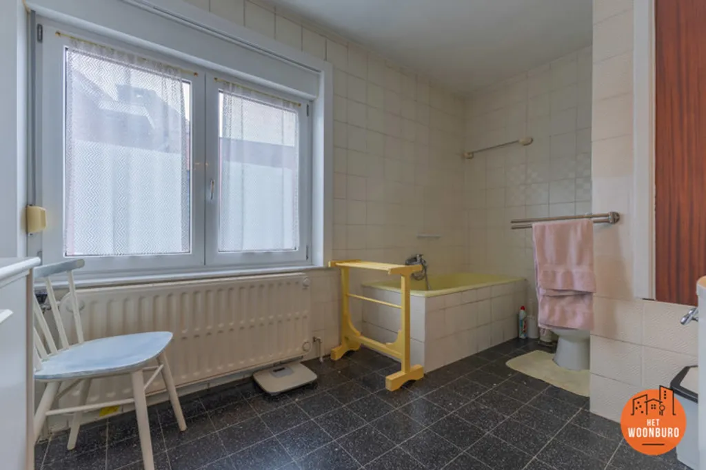 Salles de bain - Maison à Renover avec Terrasse à Dilbeek
