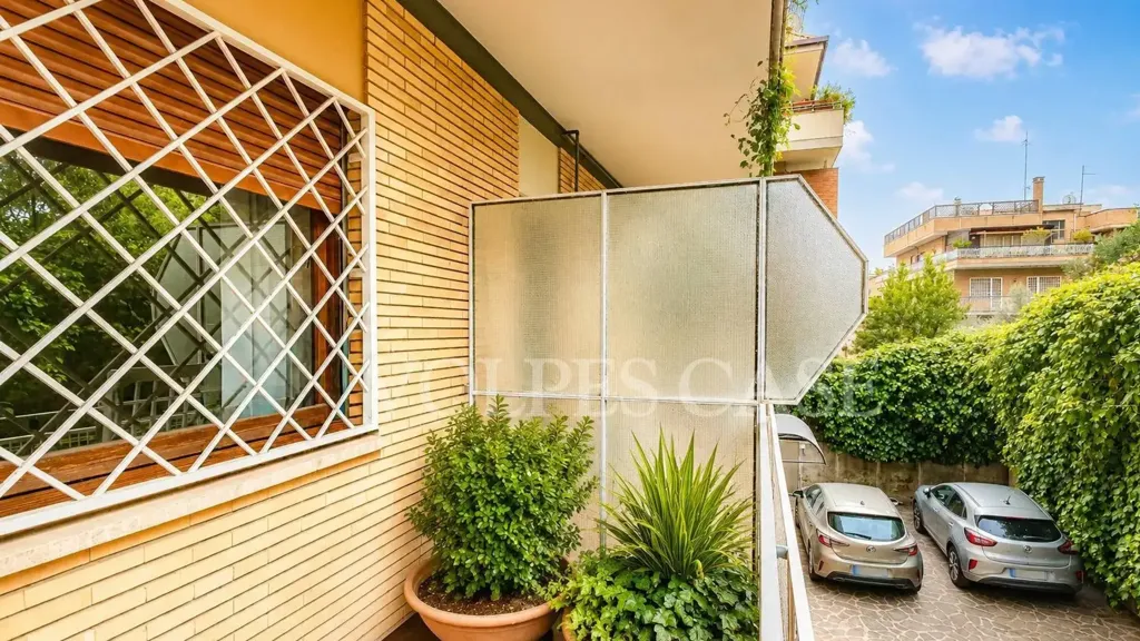 Balcon - Triplex with Terrace in Camilluccia, Rome