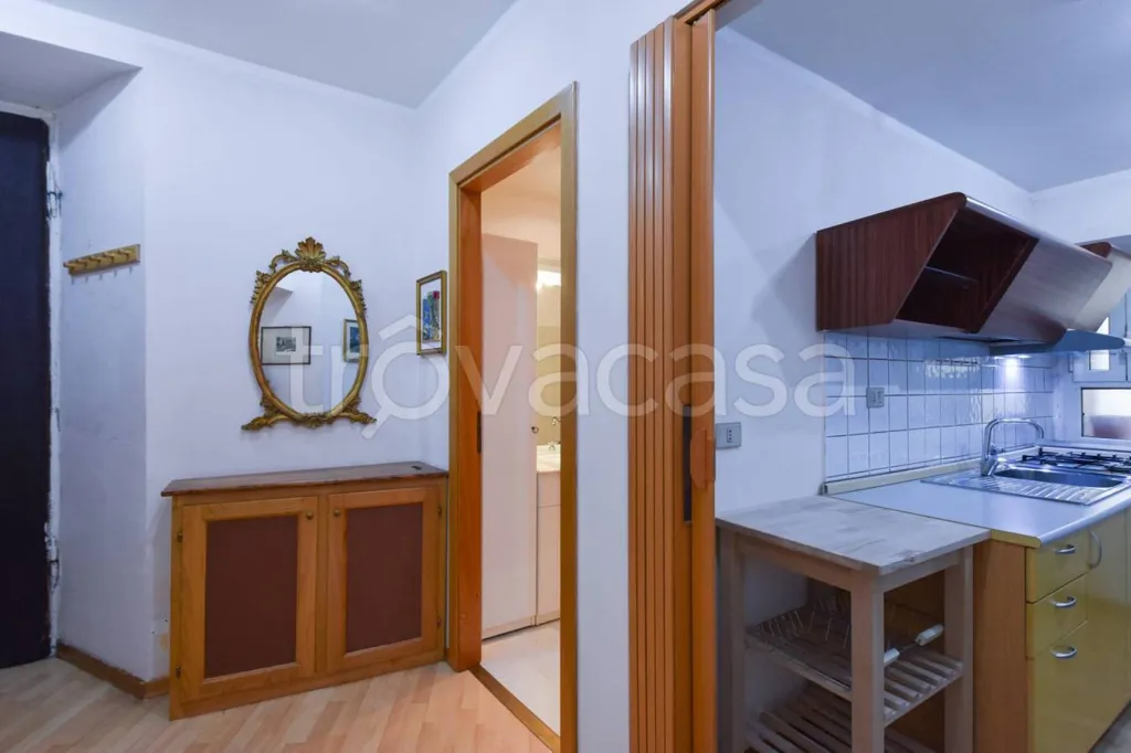Cucina - Corner Apartment with Lift in Trieste