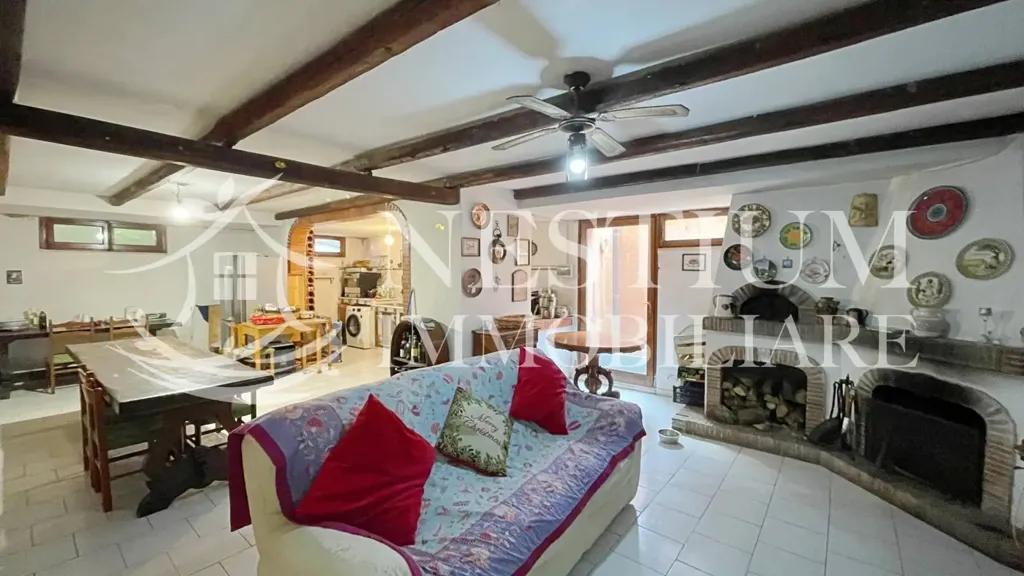Séjour - Angled Villa with Garden in Cerveteri