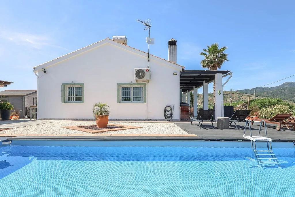 Piscine - Rustic House with Pool in Tolox