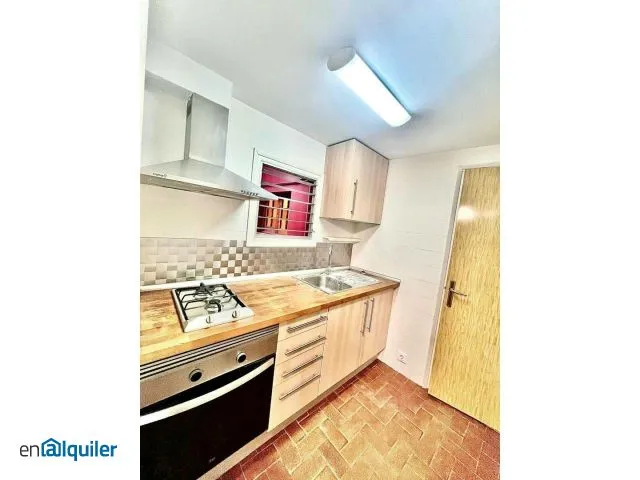 Kitchen - Furnished Flat with Accessible Features in Sant Martí