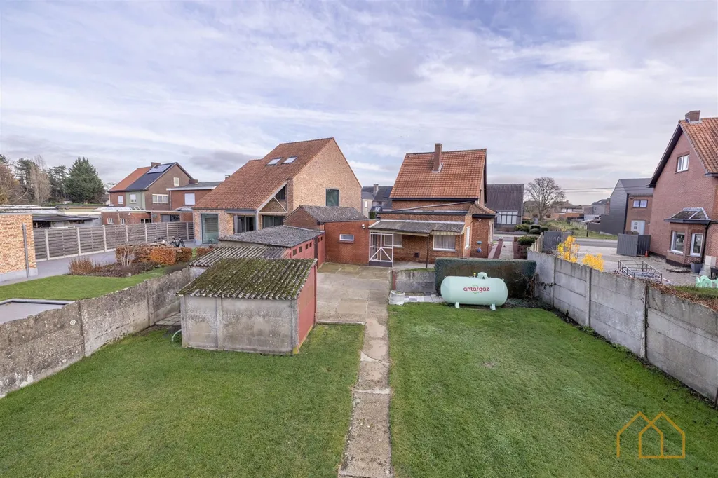 Aed - House with Garden and Terrace in Geel