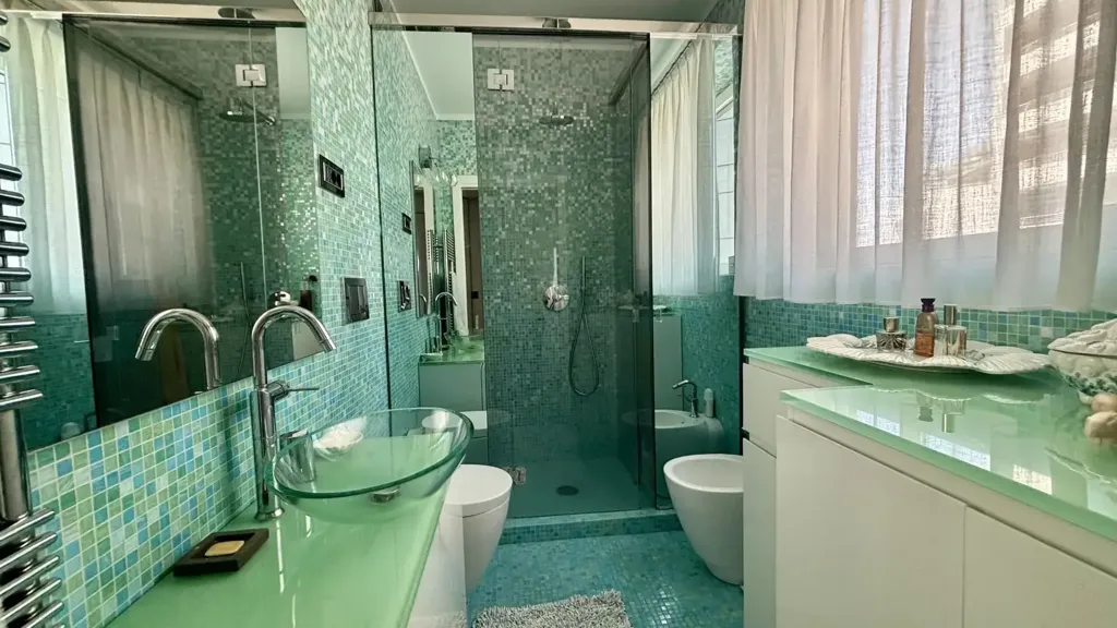 Bagni - Apartment with Panoramic Sea View in Jesolo Lido