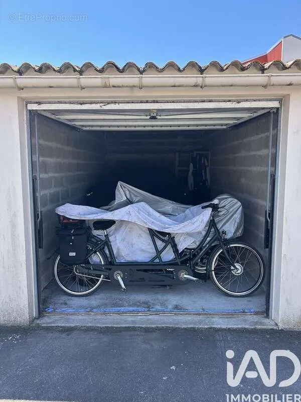 Garage - Garage Fermé dans Résidence à Les Sables-d'Olonne