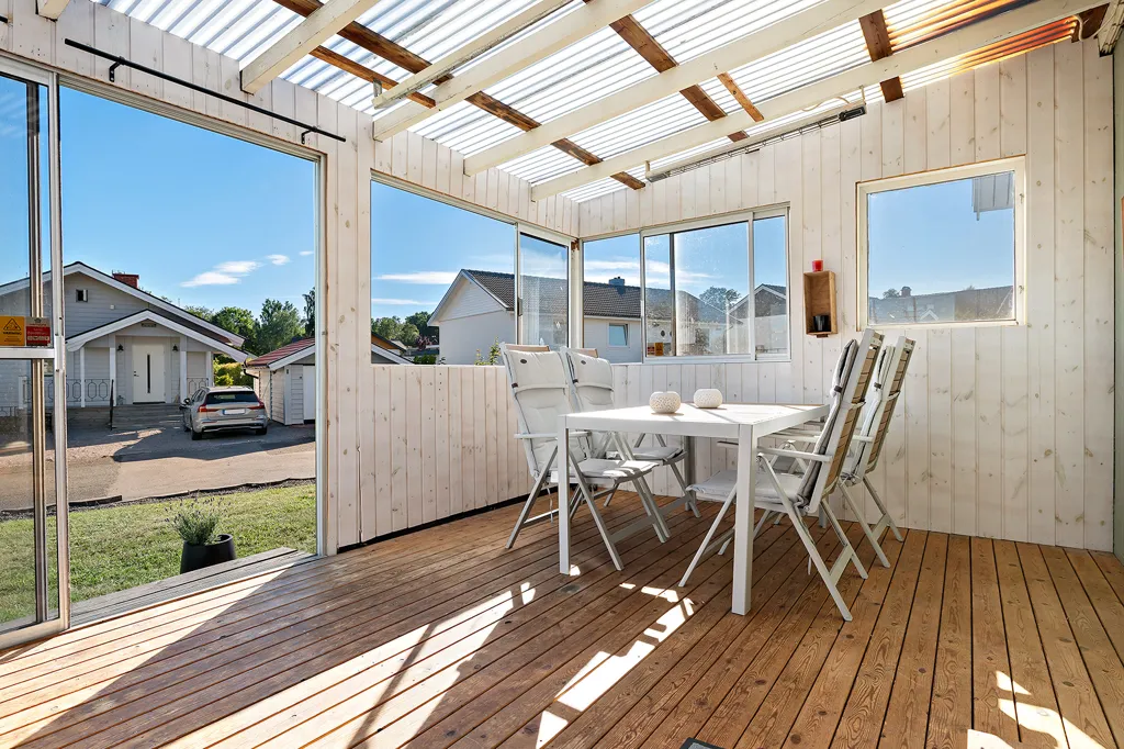 Terrace - Villa with Garden in Knislinge