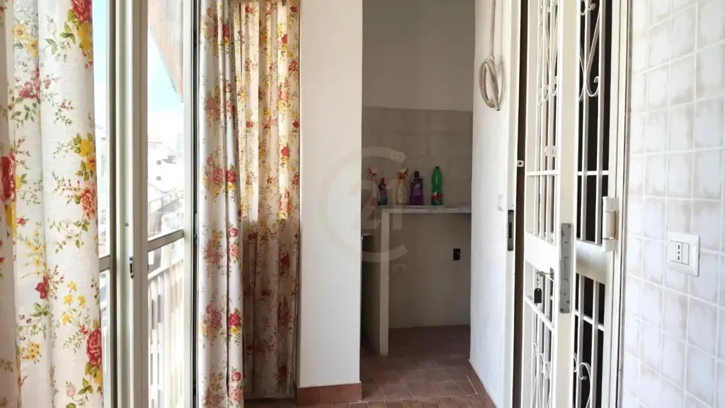 hallway_entrance