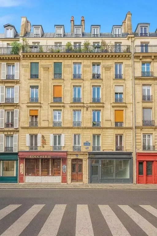 Välivaade - Two-Room Flat to Renovate in Saint-Germain, Paris