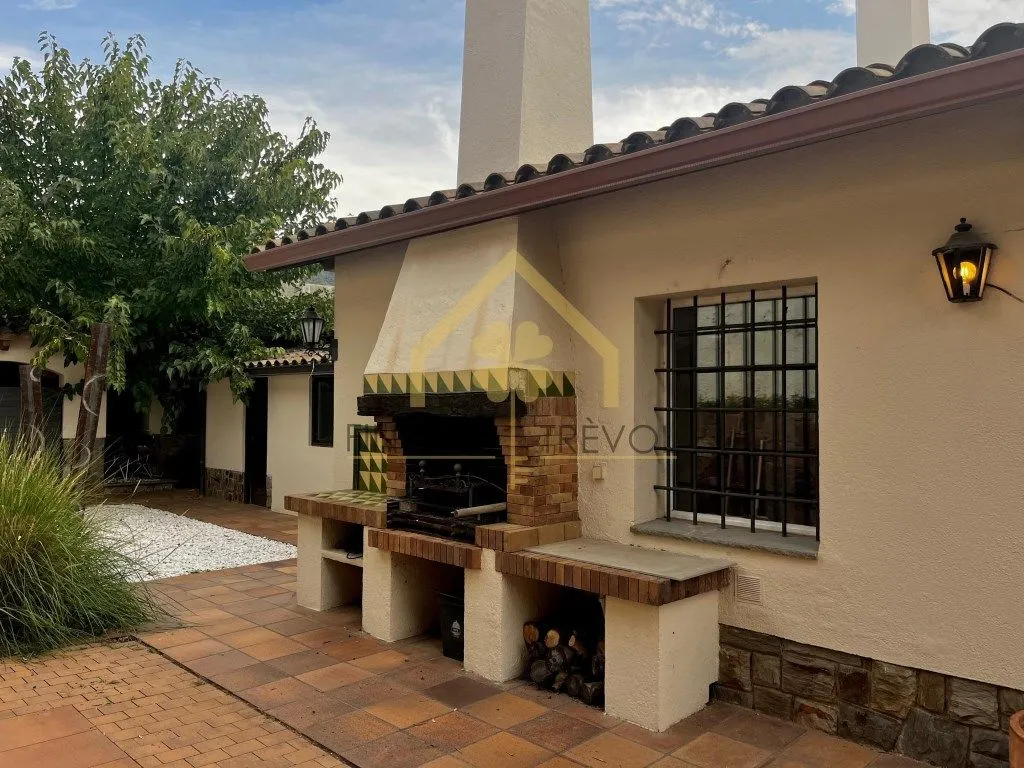 Terrace - Luxury House with Pool in La Garriga