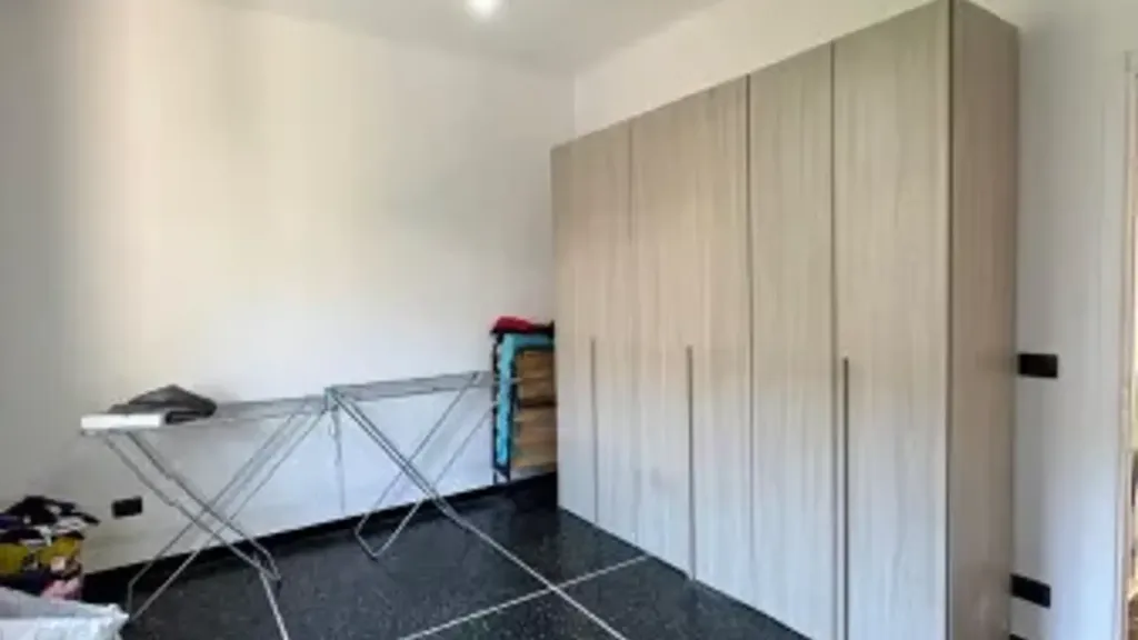 Pièces - Rearranged Apartment with Balcony in Genoa