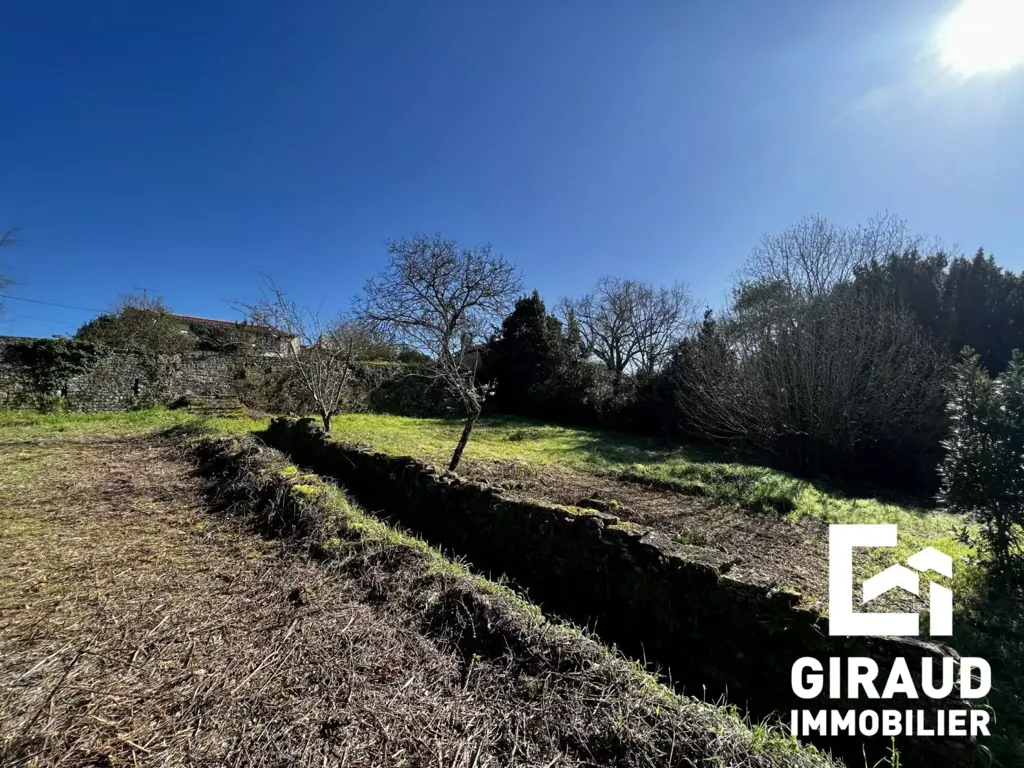 Giardino - Buildable Plot with South-East View in L'Orbrie