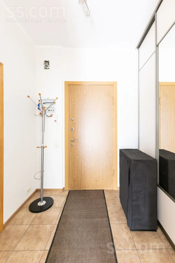Entrée - Sunny Two-Bedroom Flat in Green Imanta