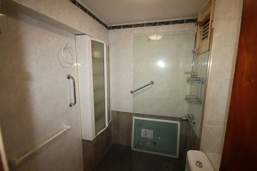 Salles de bain - Flat for Renovation with Terrace in Aravaca