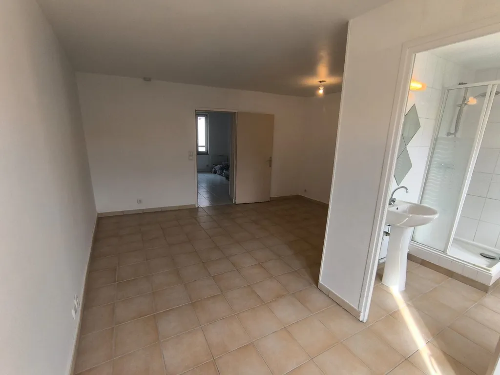 Toad - Studio with Balcony in Jouarre