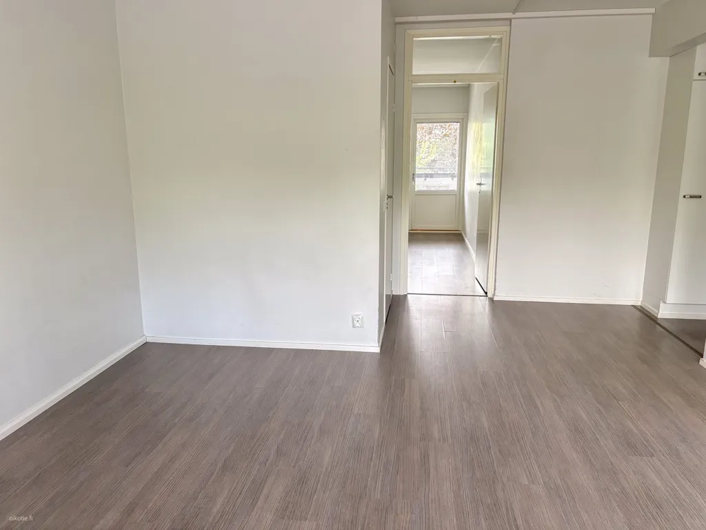 Stanze - Spacious Apartment with Balcony in Länsimäki, Vantaa