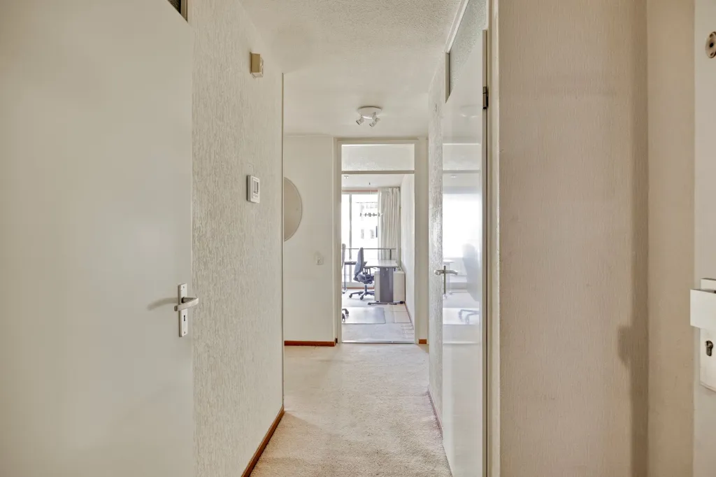 Entrée - Spacious Corner Apartment with Balcony in Zoetermeer