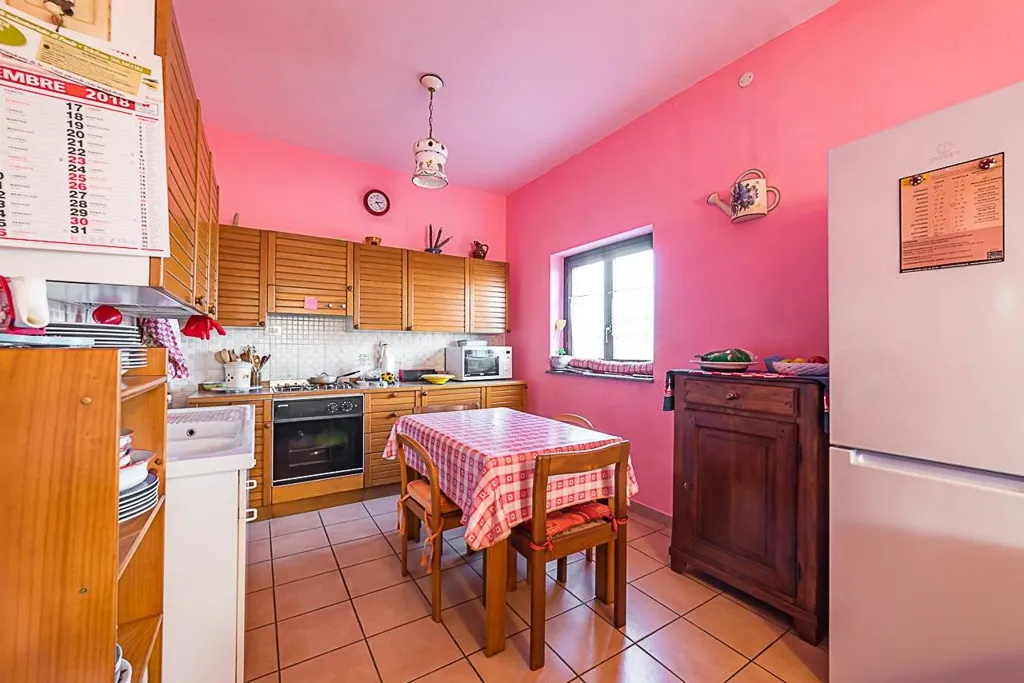 Cuisine - Villa with Garden in Faule, Piemonte