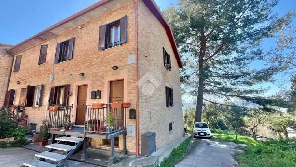 Välivaade - Trilocale with Veranda in Assisi