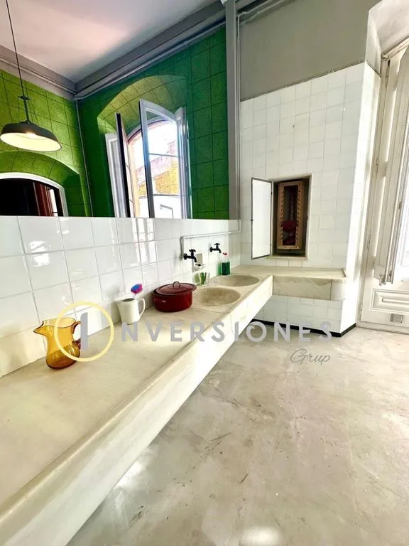 Vannitoad - Luxury Flat with Cultural Heritage in Manresa