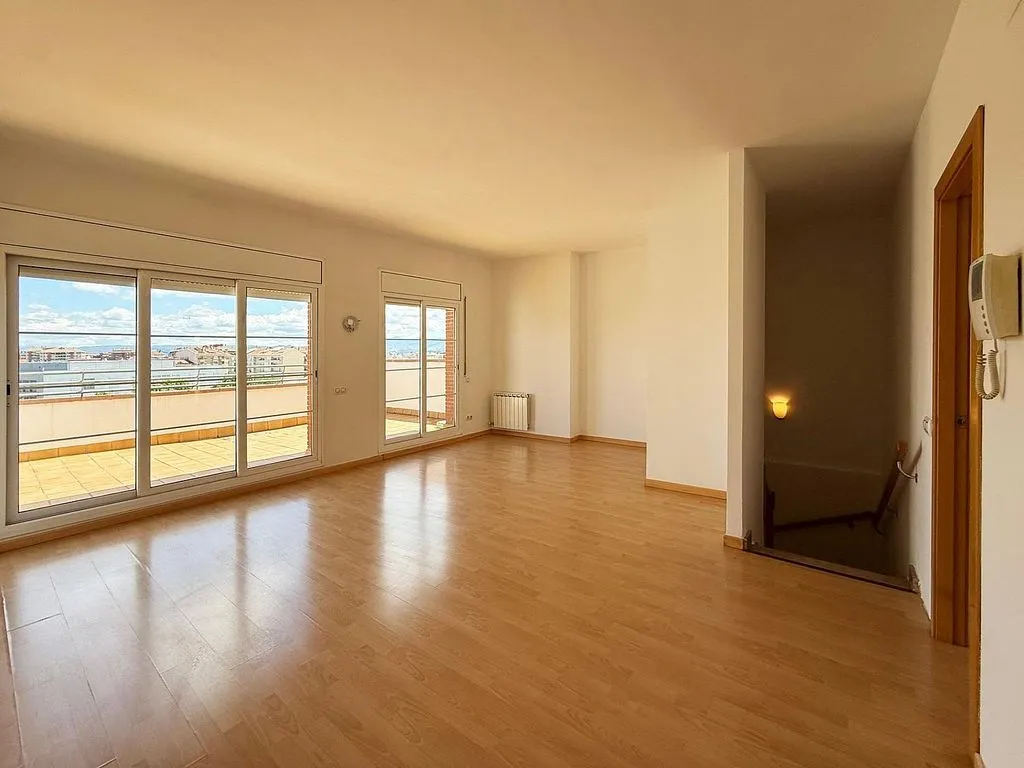 Elutuba - Duplex with Pool and Terrace in Mion - Puigberenguer