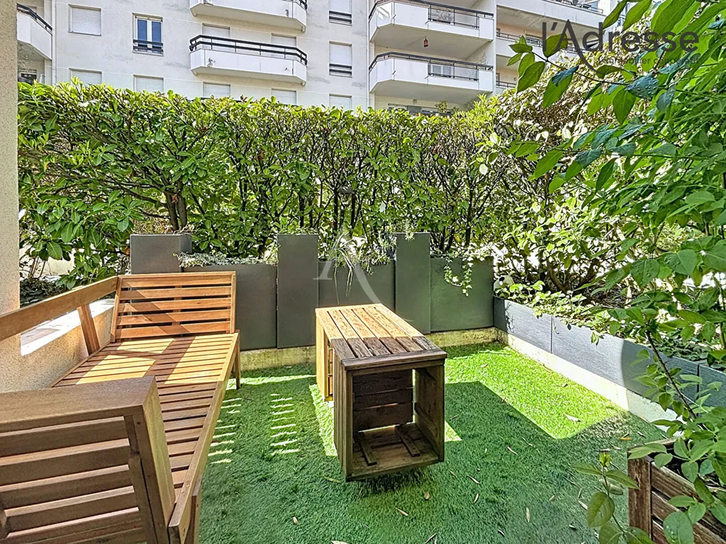 Jardin - Appartement Rénové avec Terrasse à Puteaux