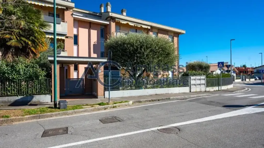 Välivaade - Luxury Duplex with Balcony in Scanzorosciate