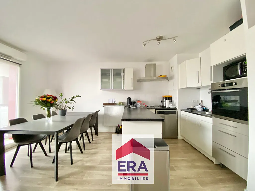Cucina - 4-Piece Apartment with Balcony in Sartrouville