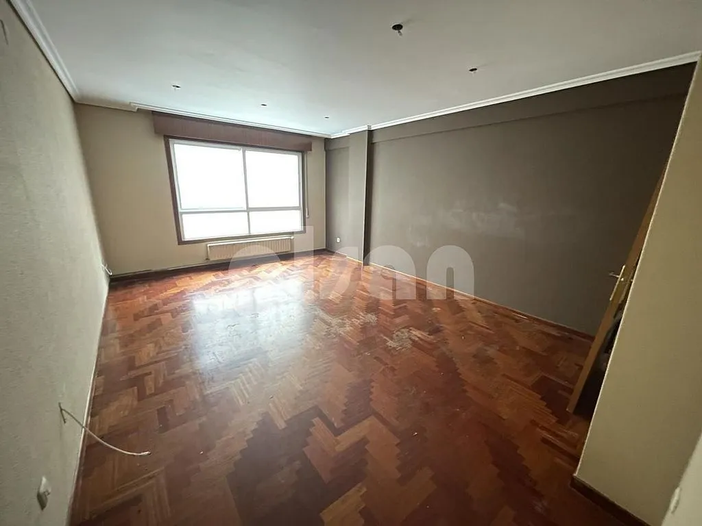 Séjour - Apartment with Large Windows in Vigo