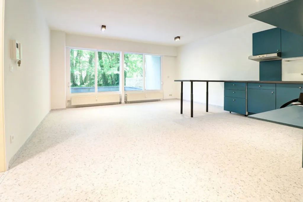 Cuisine - Studio avec Piscine Commune près du Bois de la Cambre